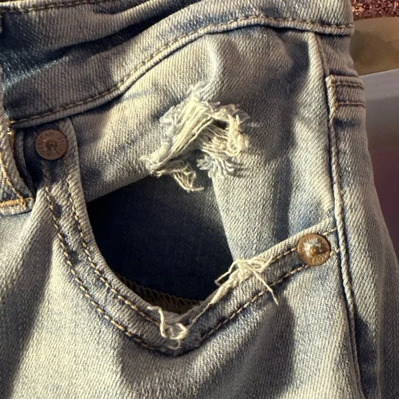 American Eagle Outfitters Light Wash Cropped bootcut Jeans - Picture 5 of 9